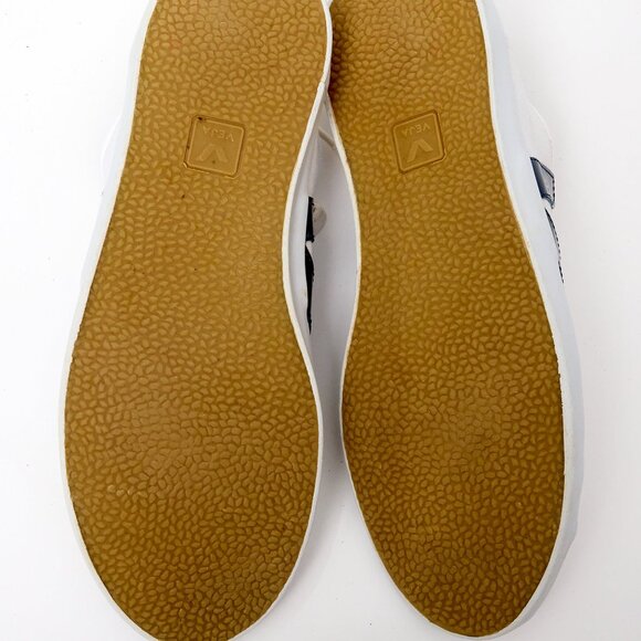 Veja White Canvas Shoe - New - Mens 8 - Picture 4 of 5